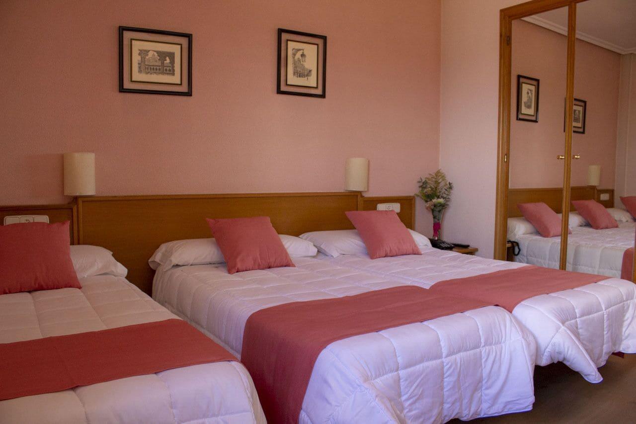 Hotel Helmantico Villares de la Reina Exteriör bild