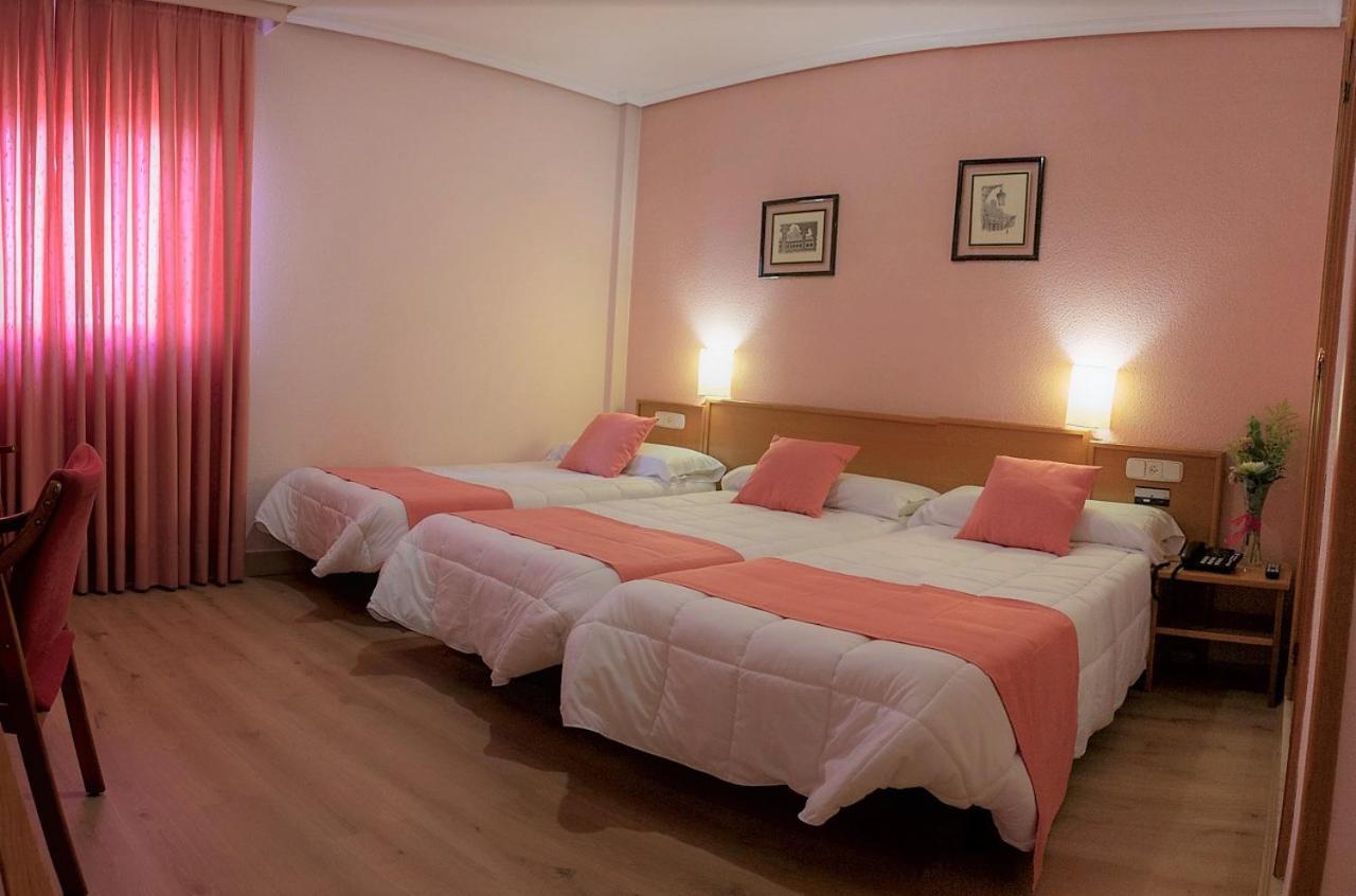 Hotel Helmantico Villares de la Reina Rum bild